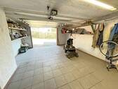 Große Garage im Haus - 
