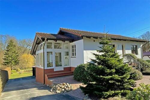 Wintergarten und Auffahrt - 6 Zimmer Einfamilienhaus in Güstrow