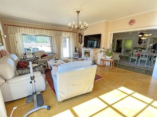 Wohnzimmer mit Kamin - 