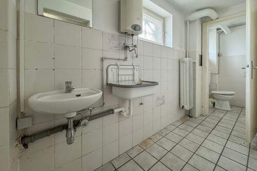 WC KG.jpg - 