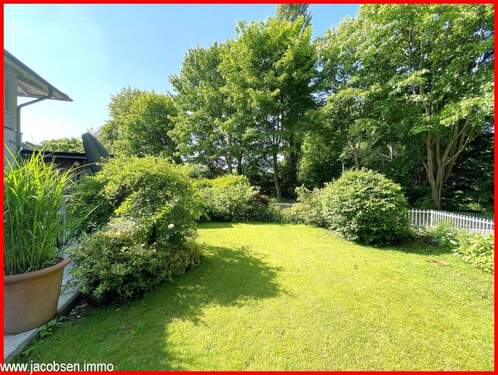 Garten mit Blick ins Grüne - 