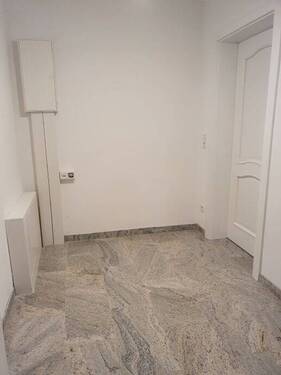 Flur Beispielbild - 3 Zimmer Etagenwohnung in Hohen Neuendorf