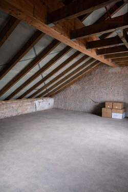 Dachboden 2 - 