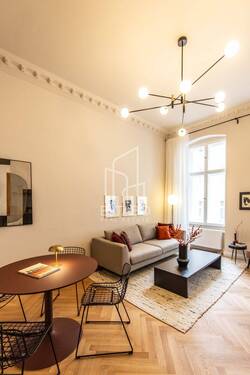 Offener Wohn- und Essbereich - 2 Zimmer Etagenwohnung in Berlin