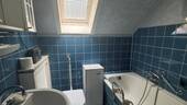 Badezimmer mit Fenster - 