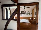 Schlafzimmer mit Ankleide - 