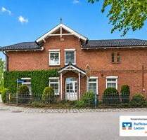 Charmante Doppelhaushälfte mit Einliegerwohnung, Kamin, Wintergarten und weitläufigem Grundstück - Blunk