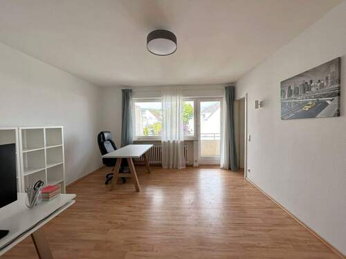 Großer Raum - Zentrale Gewerbeimmobilie - vielseitig nutzbar