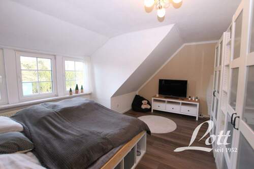 Kinderzimmer Dachgeschoss Hauptgebäude - 