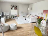 Wohnzimmer 1 - 4 Zimmer Mehrfamilienhaus, Wohnhaus zum Kaufen in Friedrichsdorf
