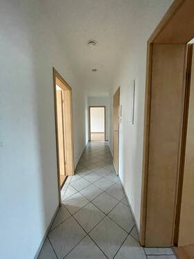 Flur - 3 Zimmer Etagenwohnung zur Miete in Plauen