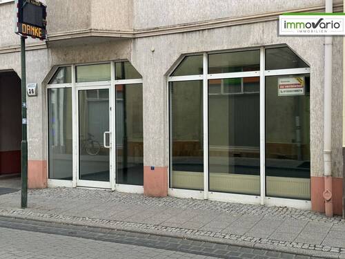 Schaufenster Straßenseite - 