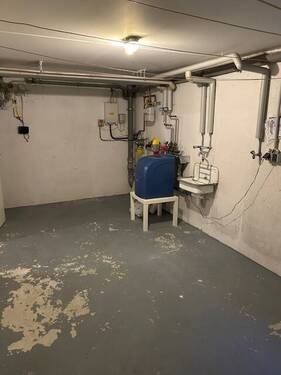 Kellerraum mit Wasseraufbereitungsanlage.jpg - 