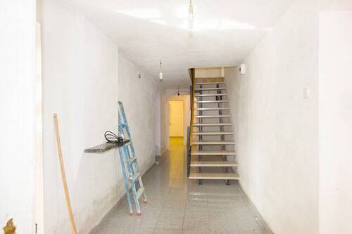 EG Treppenhaus (Bild 1) - 1 Zimmer Einfamilienhaus zum Kaufen in Waging am See