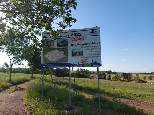 Blick aufs Baugebiet - Grundstück in Pulsnitz