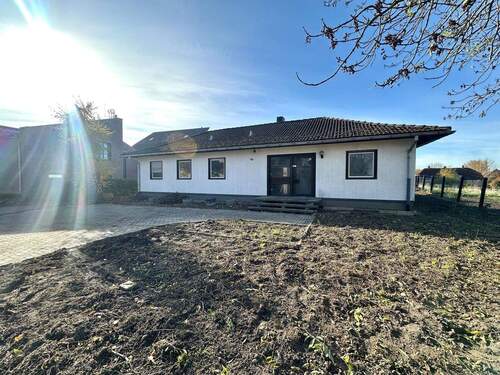 Eingangssituation - 6 Zimmer Einfamilienhaus in Hildesheim