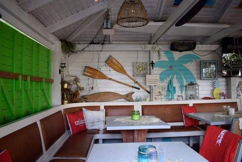 Überdachte Sitzplätze außen - 