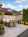 Terrasse neben der Gartenhütte - 