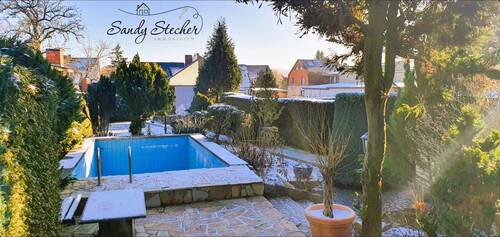 26 Poolbereich .jpg - Bezauberndes Grundstück mit eigenem Pool, Teich, Gartenhäuser, Garage + Werkraum & Altbestand