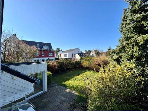 Aussicht in den Garten und die Nachbarschaft - 