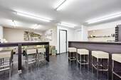 Lounge 2.jpg - 