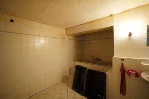 Kellerräume/ehemals als Wohnung vermietet - 