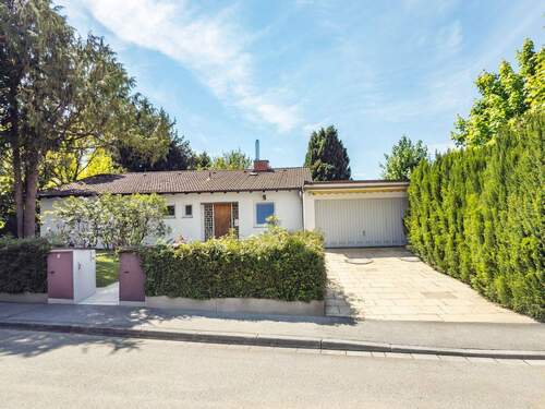 Hausansicht - 4 Zimmer Mehrfamilienhaus, Wohnhaus in Straßlach-Dingharting