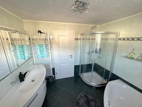 Badezimmer - OG
- 