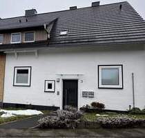 Driedorf-Roth: Haus mit 2 modernen und gepflegten Wohneinheiten - Driedorf / Roth