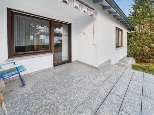 Terrasse Blick zum Haus - 