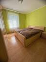 Schlafzimmer - Gepflegte 3-Zimmer-Wohnung nahe Westpark - Terrasse, Garten & Garage inklusive