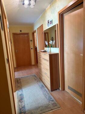 Flur/Eingangsbereich - 3 Zimmer Etagenwohnung in Ingolstadt