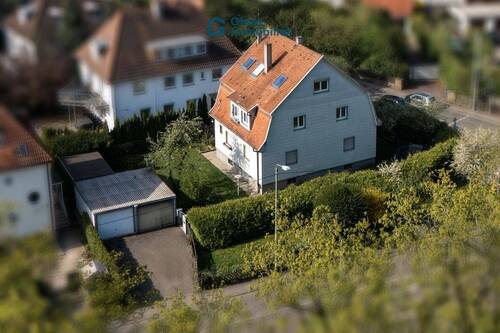 Außenaufnahme - 8 Zimmer Mehrfamilienhaus, Wohnhaus zum Kaufen in Stuttgart
