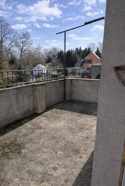 Balkon - 1 Zimmer Mehrfamilienhaus, Wohnhaus in Grimma