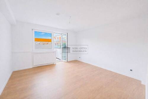 Ruhiges Schlafzimmer - 2 Zimmer Etagenwohnung zum Kaufen in Köln