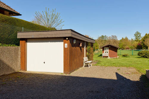 Garage mit Geräteraum - 