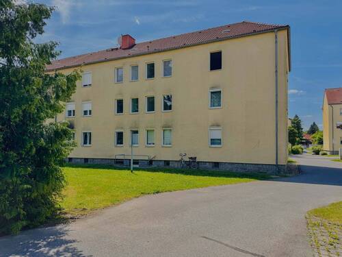 Außenansicht - 2 Zimmer Etagenwohnung zur Miete in Lohsa
