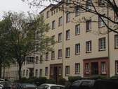 Hausansicht - * Franz-Mehring-Str. - 1-Raum-Wg.- mit Terrasse. DIE HABE ICH GESUCHT *
