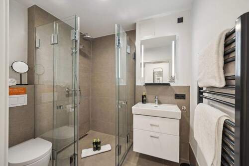 17351606_1001823709.jpeg - 