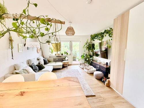 Großzügiges Wohn- und Esszimmer - 