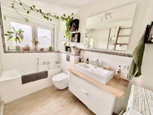 Modernes Badezimmer - 
