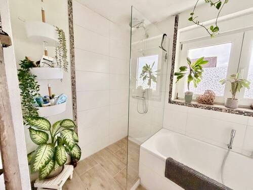 Modernes Badezimmer - 