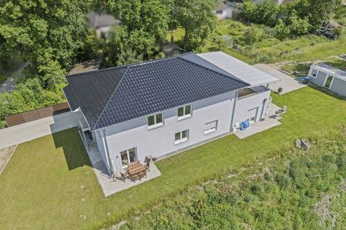 Seitenansicht - 1 Zimmer Mehrfamilienhaus, Wohnhaus zum Kaufen in Eschede