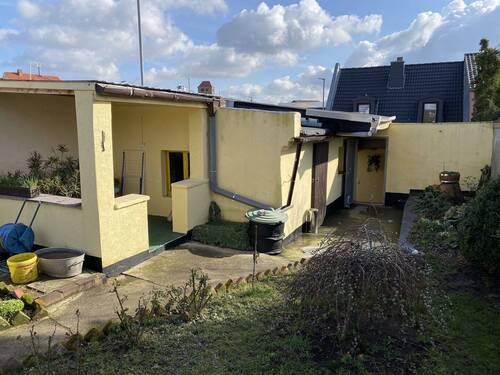 Terrasse - 3 Zimmer Reihenendhaus zum Kaufen in Bernburg