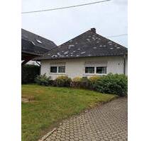 Charmantes Einfamilienhaus mit großem Garten, Wintergarten, Terrasse, Garage und modernisiertem Bad - Neuwied Heimbach-Weis
