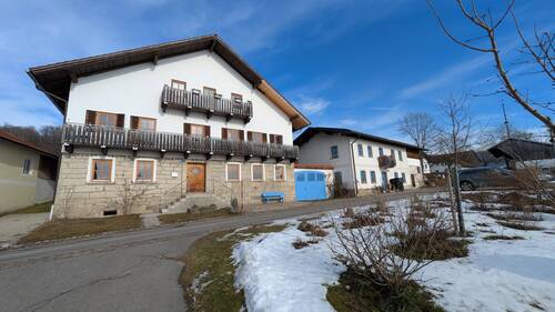 Hausansicht - 3 Zimmer Mehrfamilienhaus, Wohnhaus in Grainet