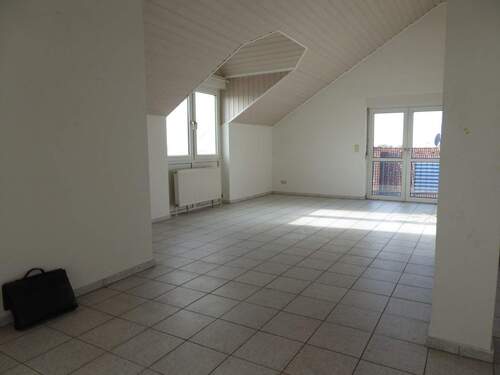 Wohnzimmer - Etagenwohnung mit 75,00 m² in Biebesheim zum Kaufen