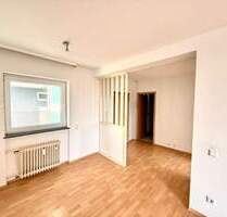 2-Zimmer-Wohnung mit Balkon in der 5. Etage - renovierungsbedürftig - Krefeld-Inrath