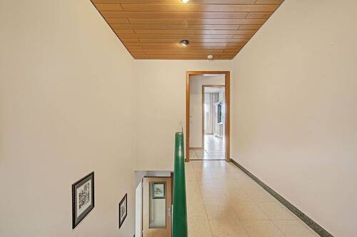 EG-Eingang und Treppe Gartengeschoss - 6 Zimmer Einfamilienhaus in Dortmund