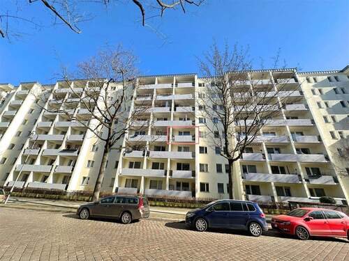 Fassade vorne - 2 Zimmer Etagenwohnung in Berlin